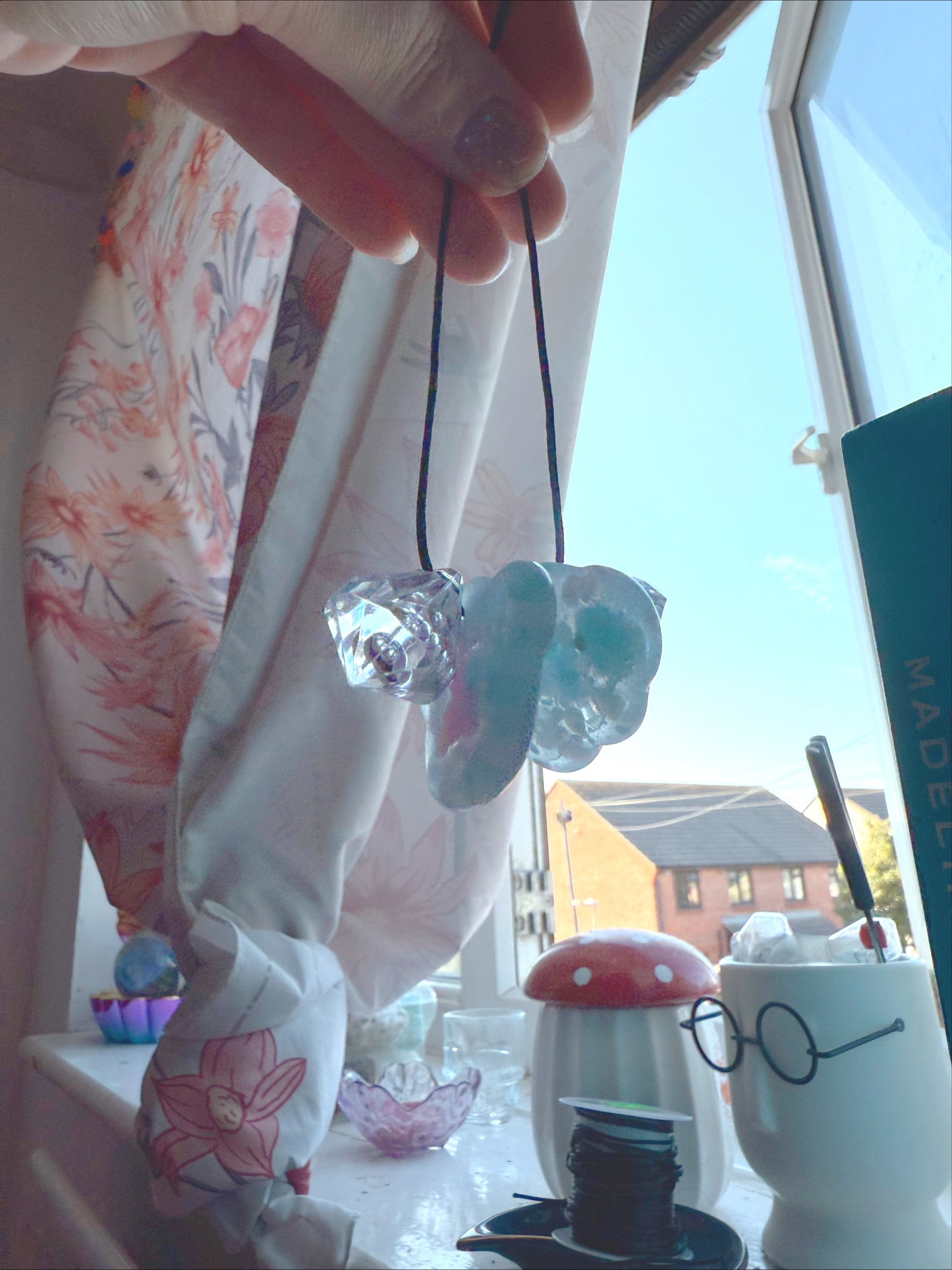 Get Off Of My Cloud (ASMR Sensory Chain)